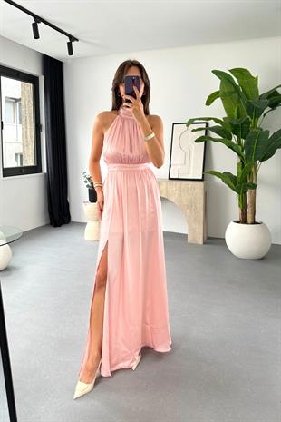 Shela Pembe Halter Yaka Yırtmaç Detaylı Elbise