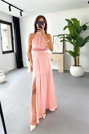 Shela Pembe Halter Yaka Yırtmaç Detaylı Elbise