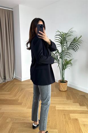 ZR Siyah Düğme Detaylı Vatkalı Blazer