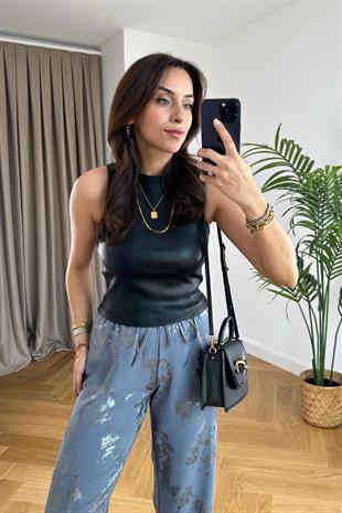 Siyah Kaplama Metalik Atlet