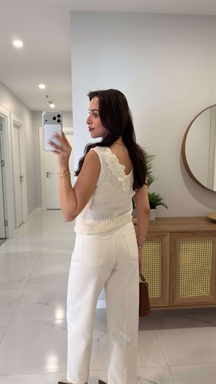 Alen Ekru Sırtı Dantelli Kolsuz Triko