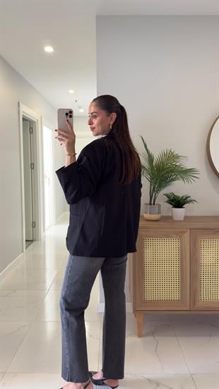 Almitha Siyah Vatkalı Blazer Ceket