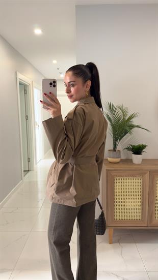 Amara Camel Düğme Detaylı Kuşaklı Kısa Trençkot
