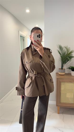 Amara Camel Düğme Detaylı Kuşaklı Kısa Trençkot