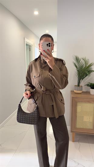 Amara Camel Düğme Detaylı Kuşaklı Kısa Trençkot