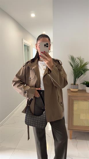 Amara Camel Düğme Detaylı Kuşaklı Kısa Trençkot