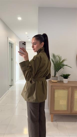 Amara Haki Düğme Detaylı Kuşaklı Kısa Trençkot