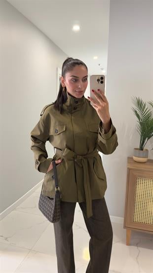 Amara Haki Düğme Detaylı Kuşaklı Kısa Trençkot