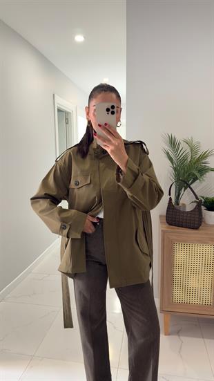 Amara Haki Düğme Detaylı Kuşaklı Kısa Trençkot