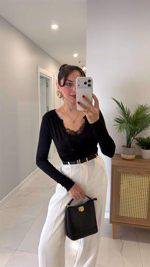 Anna Siyah Kendinden Atletli Bluz