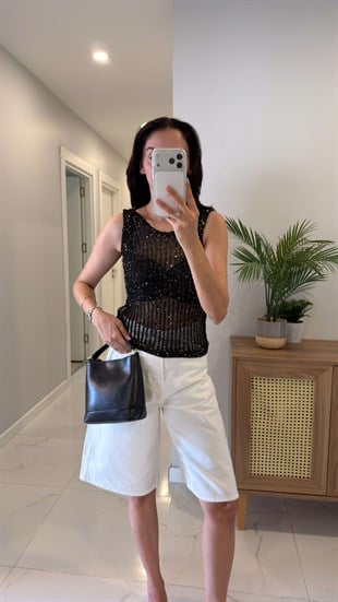 Ayazla Siyah Ajurlu Kolsuz Pullu Bluz