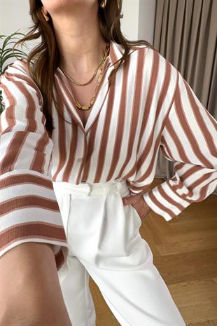 Kiremit Çizgili V Yaka Gömlek