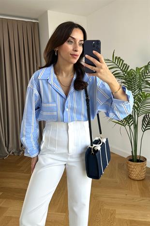 Mavi Beyaz Çizgili Cep Detaylı Gömlek
