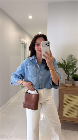 Bedirra Mavi Cep Detaylı Crop Denim Gömlek