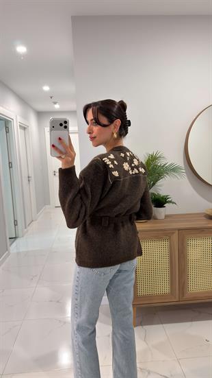 Berra Kahve İşleme Detaylı Kuşaklı Hırka