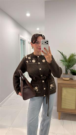 Berra Kahve İşleme Detaylı Kuşaklı Hırka
