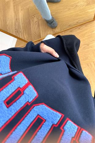 Lacivert Madrid İşlemeli Sweatshirt