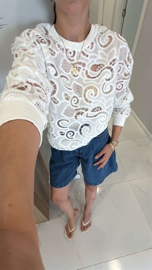 Bianca Ekru Dantel İşlemeli Sweatshirt