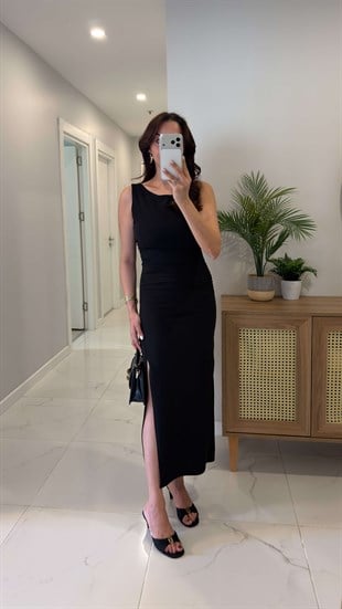 Bista Siyah Drape Detaylı Yırtmaçlı Elbise