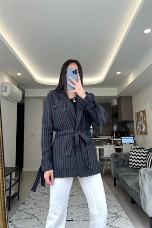 Siyah Maroken Çizgili Kuşaklı Blazer