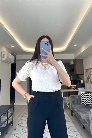 Beyaz Dantel Detaylı Astarlı Bluz