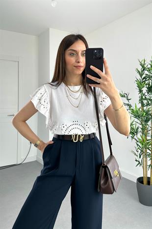 Beyaz Fisto Detaylı Fırfırlı Bluz