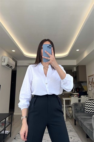 Beyaz Hakim Yaka Gold Detaylı Bluz