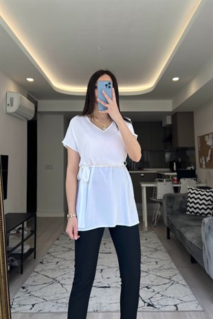 Beyaz Kuşaklı V Yaka Bluz