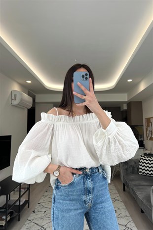 Beyaz Omzu Açık Bluz
