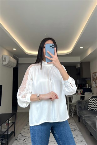 Dantel Detaylı Beyaz Bluz