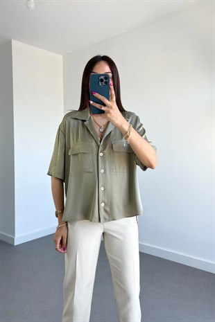 Haki Düğmeli Önü Cepli Bluz