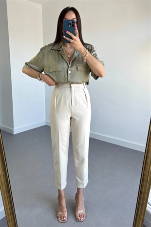 Haki Düğmeli Önü Cepli Bluz