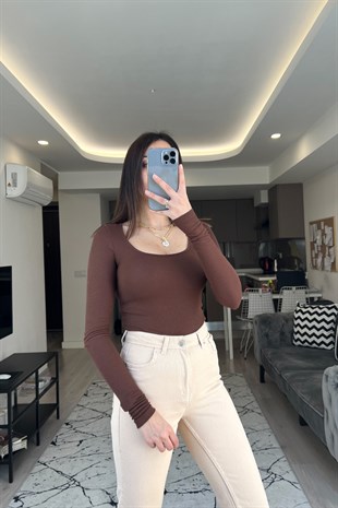 Kahve Kare Yaka Bluz