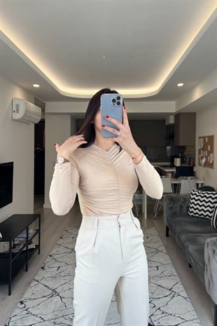 Krem Büzgülü Bodysuit
