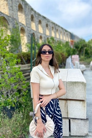 Krem Fermuarlı Bluz