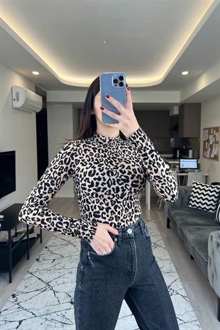 Leopar Desenli Dik Yaka Bluz