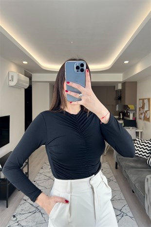 Siyah Büzgülü Bodysuit