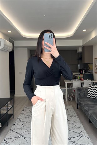 Siyah Kruvaze Yaka Bodysuit