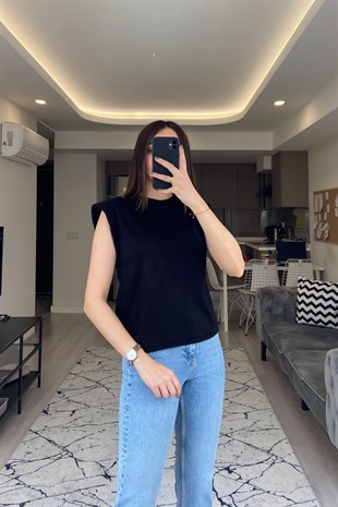 Siyah Vatkalı Örgü Bluz