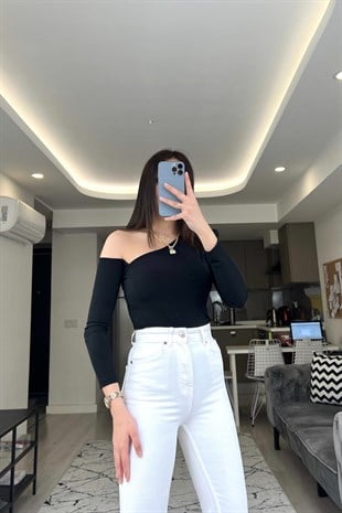 Vatkalı Tek Omuz Siyah Bodysuit