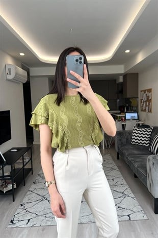 Yeşil Fırfırlı Bluz