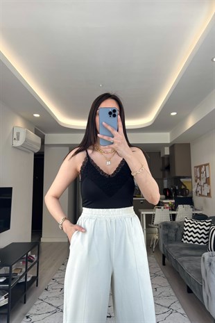 Siyah Dantel Detay Bodysuit