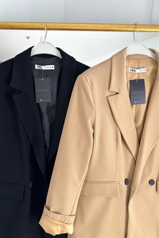 ZR Siyah Düğme Detaylı Vatkalı Blazer