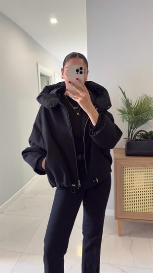 Calira Siyah Kapüşonlu Kaşe Mont