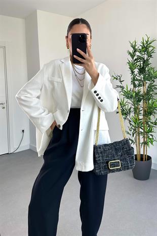 Beyaz Keten Oversize Düğme Detaylı Blazer Ceket