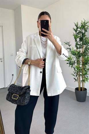 Beyaz Keten Oversize Düğme Detaylı Blazer Ceket