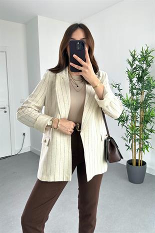 Ekru Kahverengi Çizgi Detaylı Omuzları Vatkalı Blazer Ceket