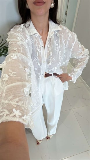 Cerelas Ekru Çiçek İşleme Detaylı İthal Gömlek