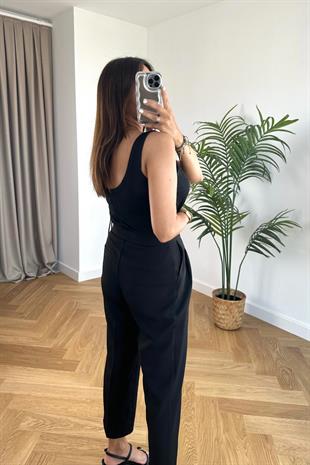 MD Siyah U Yaka Sıfır Kol Keten Atlet