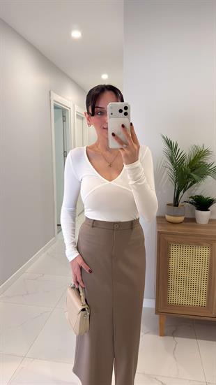 Deisa Açık Ekru Büzgülü V Yaka Bluz